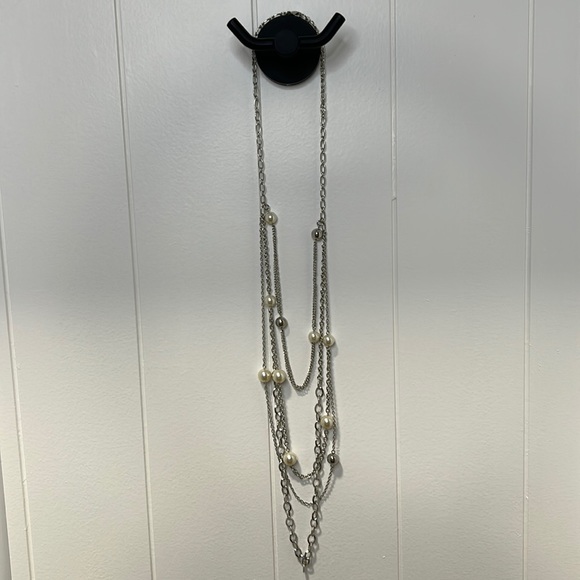 Premier Designs Jewelry - Premier Designs Pearl and silver tiered necklace